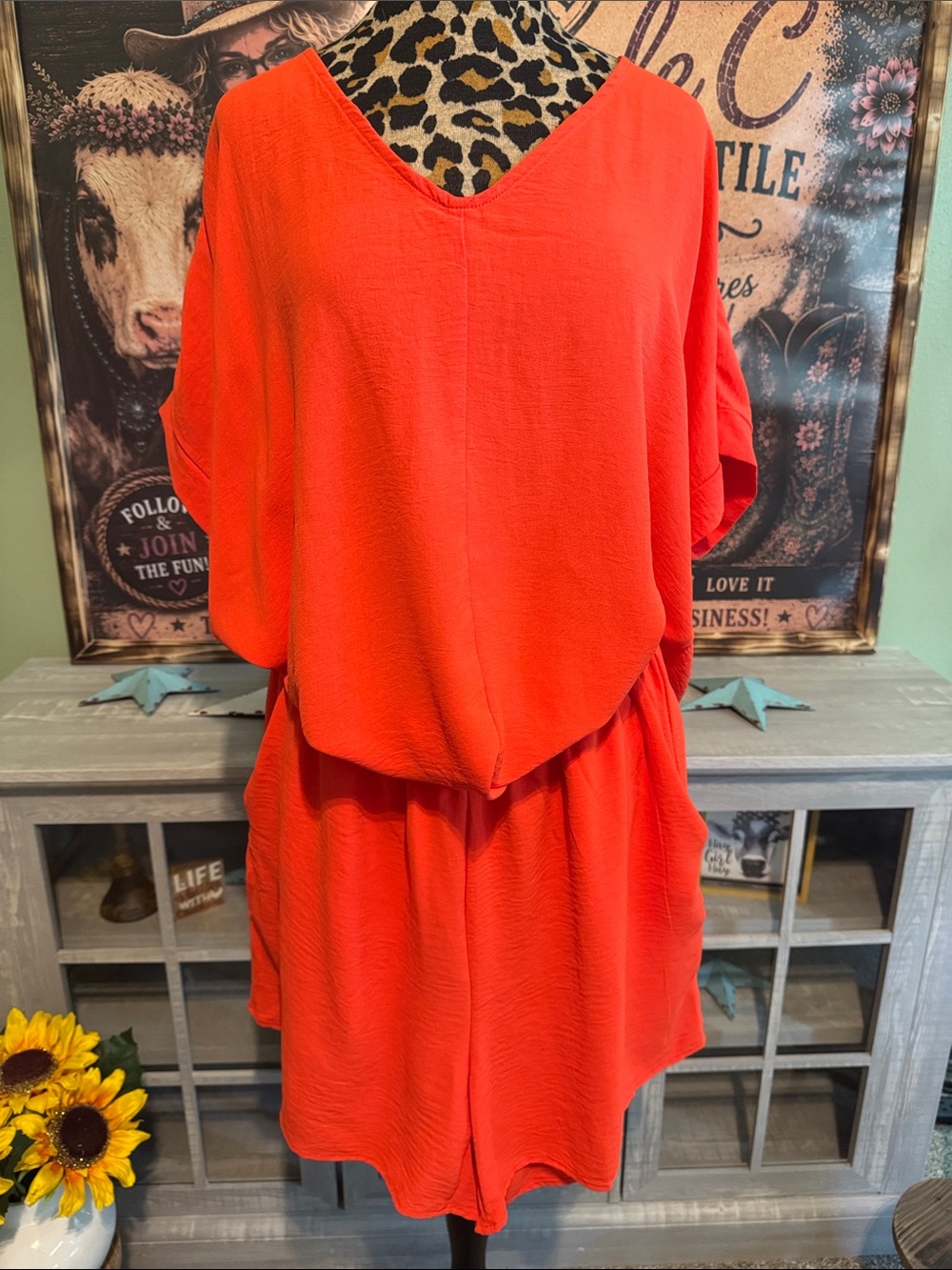 Discount Divas Bright Coral 2Pc V-Neck Top/Short Set Sz Large